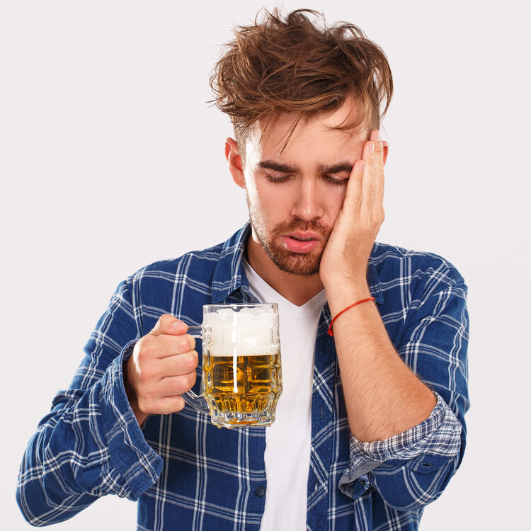 每年70万国人把命喝没了，医生曝光原因：四种错误喝法很伤身