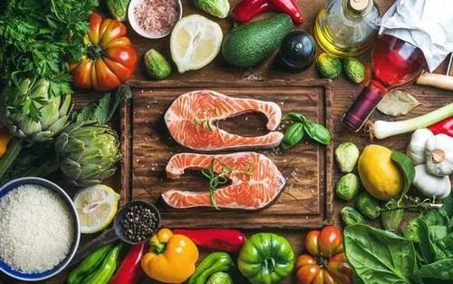 GUT：地中海饮食降低超重和肥胖受试者的血浆胆固醇并改善肠道微生物组成