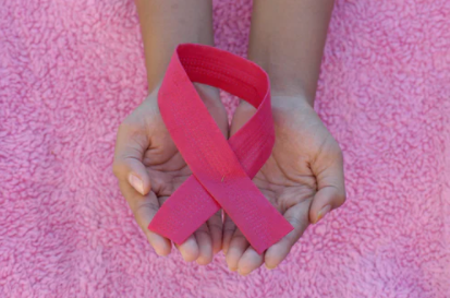 Nat Commun：雌二<font color="red">醇</font>给药试验揭示乳腺癌患者孕激素受体与内分泌治疗的响应之间的关系