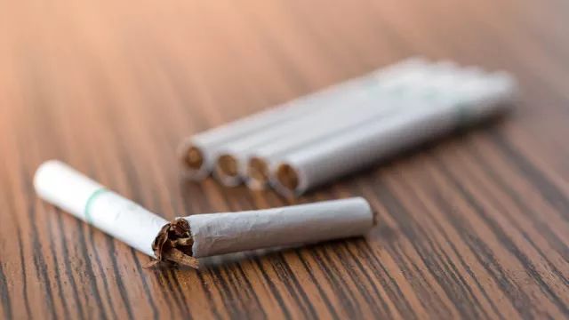 一手烟害自己，二手烟害身边人！BMJ子刊：二手烟或增加口腔癌的风险