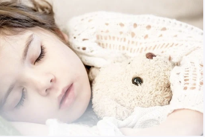 JAMA Network: 医院的灯光和噪音是导致孩子睡眠不足的两大“罪魁祸首”