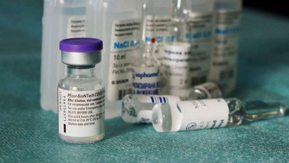 英国监管机构批准为12-15岁的儿童接种辉瑞新冠疫苗