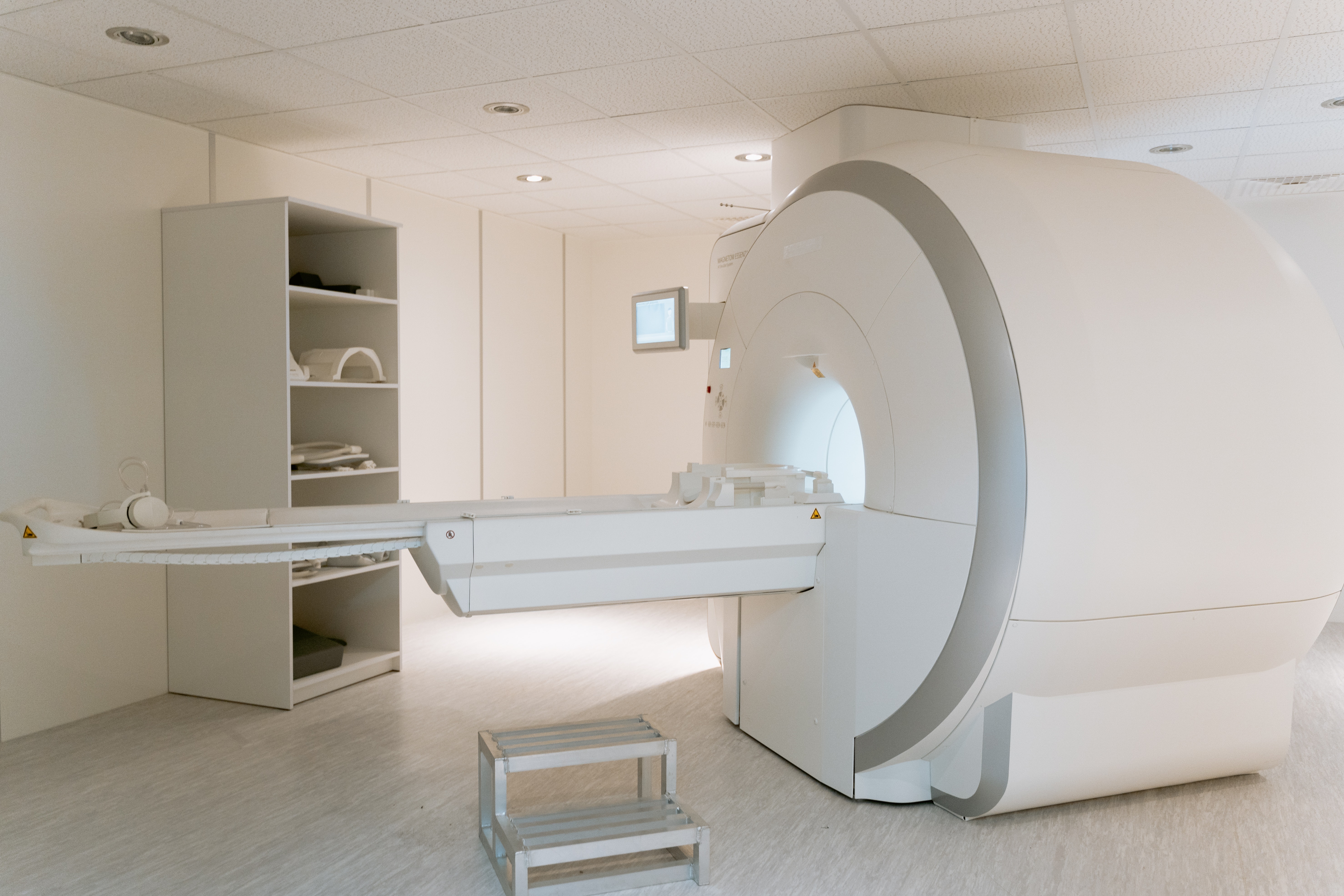 Neuroradiology：平扫CT预测发病时间，也许会大大改变临床实践？