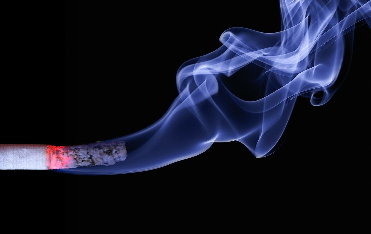 每天一包烟，赛过活神仙？Nature子刊：重度吸烟者，反而不容易患肺癌？ 
