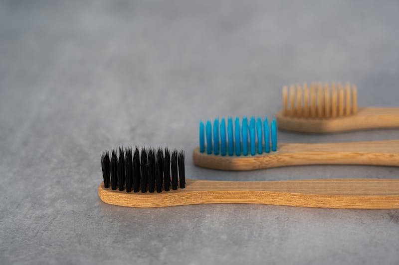BMC Complement Med Ther：Miswak牙刷和Miswak咀嚼棒对牙菌斑和牙龈炎控制的有效性研究