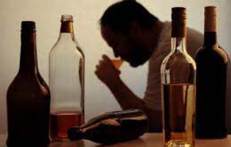 Nature子刊: 冲动性特征可以作为酒精问题和自杀遗传风险的早期指标