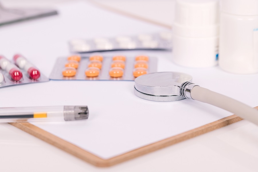 治乙肝的药，会悄悄影响心情吗？一项基于真实数据的分析