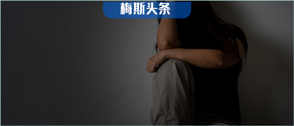 985硕士找不到工作，主任医师评价“你也太失败了!”卫生院都要博士，医学生就业太卷！大三甲主任：别为难他们，年轻医生比我们那时难多了
