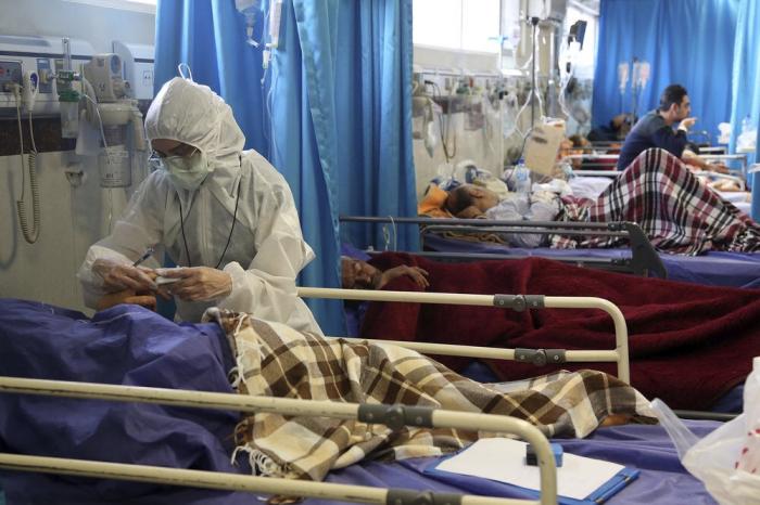 伊朗新冠肺炎累计确诊病例达10075例伊朗新冠肺炎累计确诊病例达10075例