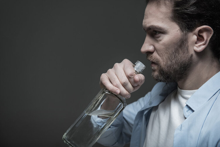 一次过量饮酒对大脑影响长达6周：有酒瘾的你，该戒酒了！