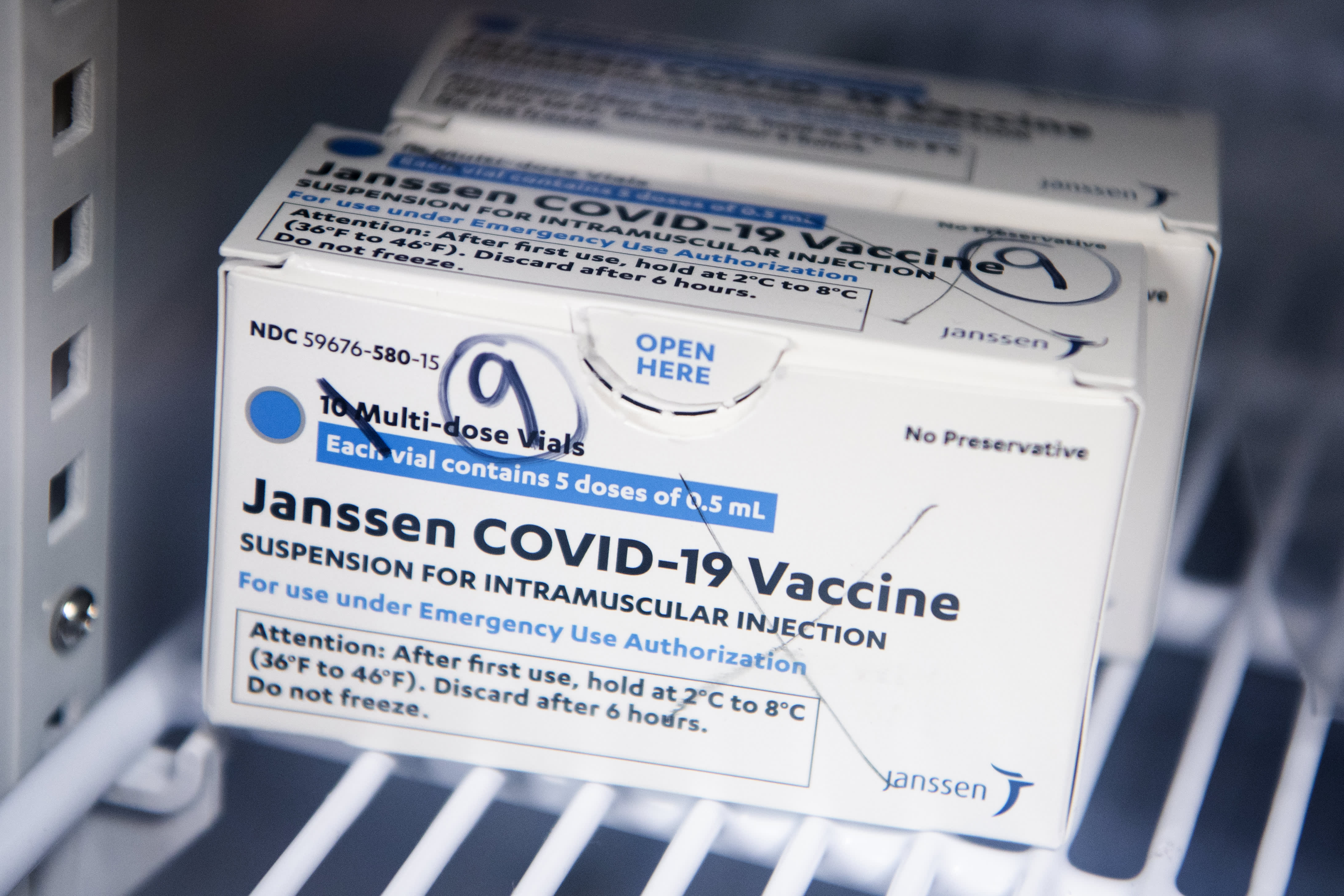 A box of Johnson & Johnson's Janssen <a href='https://www.medsci.cn/search?q=COVID-19'>COVID-19</a> vaccine doses are pictured at Grubb's Pharmacy on Capitol Hill on Monday, April 12, 2021.