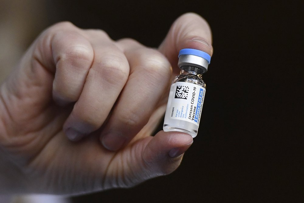 美国一半的成年人至少接种过一次新冠疫苗