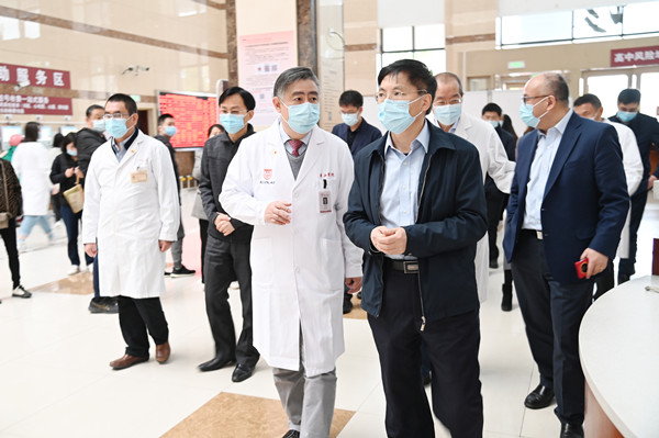 以华山医院、宣武医院和北京天坛医院为主体设置国家神经疾病医学中心
