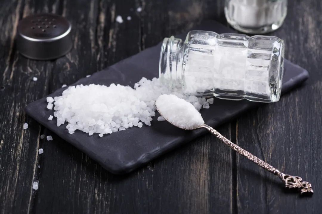 Circulation：高盐伤肝，二甲双胍或可破！科学家发现，高盐饮食能够诱导肝脏炎症记忆，导致心血管损伤