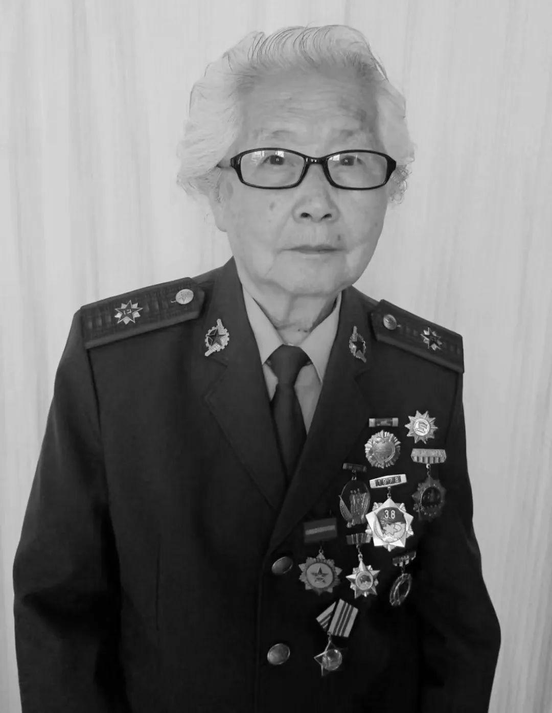 原第二军医大学第二附属医院副院长，著名的妇产科专家潘荣文去世，享年91岁！