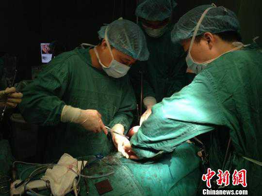 中国成功实施新型肝脏肿瘤切除术