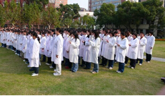 美媒称中国医生“不够专业” 或破坏医改进程 你们怎么看？
