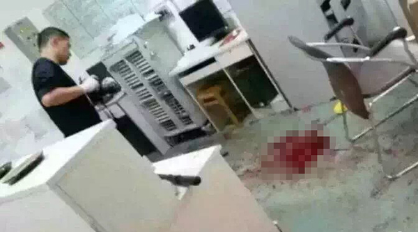 昆明医科大学第一附属医院急诊科护士被砍伤至休克