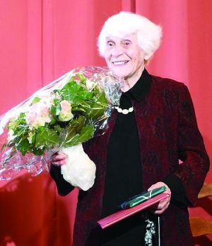 德国102岁老太太终圆医学博士梦(图)