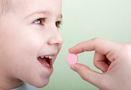 Nat Commun：抗生素对儿童发育有深远影响
