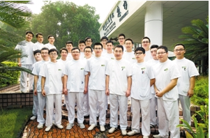 深圳成立首个男护士工作组 占全院护士8%