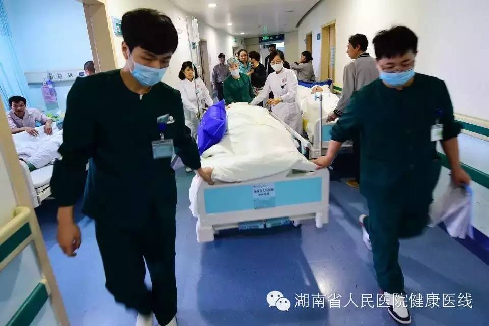 上午在手術室搶救病人,下午自己被送進了手術室急救