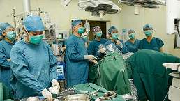 中国首例人子宫移植在西京医院成功实施