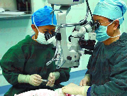 青岛成功完成全球首例生物工程角膜移植术