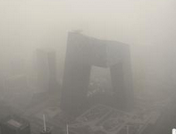 港媒解析北京为何一霾再霾：高污染企业仍在运营