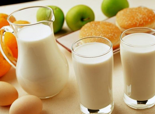 Am J Clin Nutr：多吃乳制品可预防体重增长