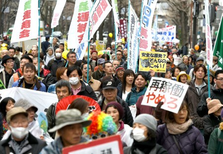 福岛甲状腺癌家属会成立 核事故五周年民众抗议