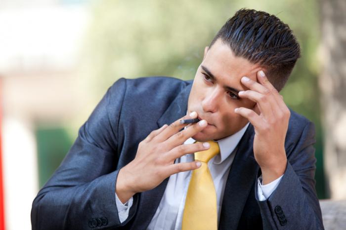 JAMA Intern Med：吸烟影响一个人的再就业和收入