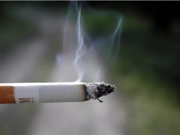 每天只抽半根烟不影响健康？研究：没比重度吸烟好多少！