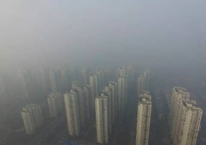 人民日报七问雾霾：什么时候才能呼吸到洁净空气？