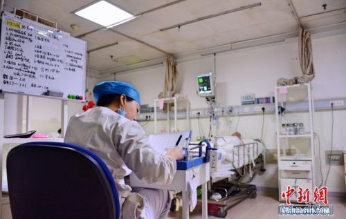国家卫计委：中国注册护士超350万 医护比提升