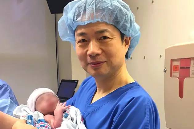 FDA斥责促成世界首个三亲婴儿诞生的华人医生
