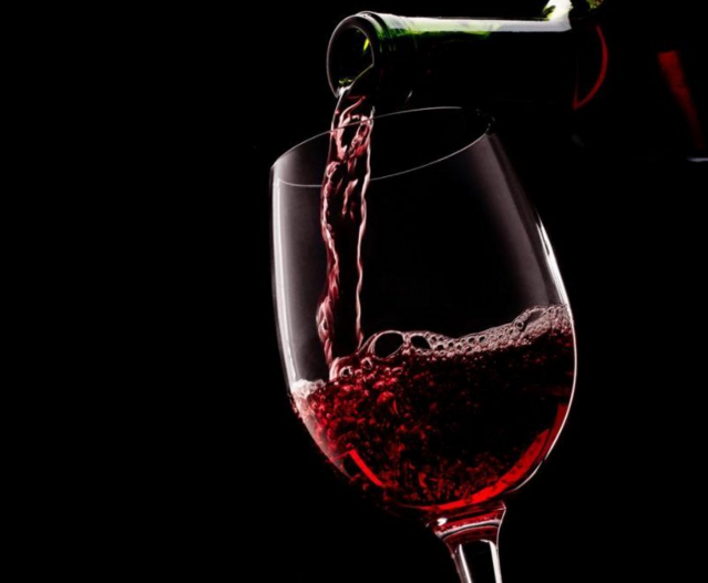Sci Rep：最新研究：红酒帮助大脑“保洁”，可清除阿尔兹海默相关毒素