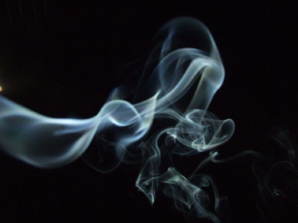 Nicotine Tob Res：吸烟显著增加耳聋风险