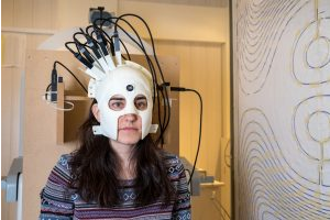 Nature：英国科学家开发可穿戴脑扫描仪：头盔不到两斤，还能订制