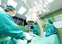 胆道镜下钬激光碎石术治疗复杂肝内胆管结石麻醉误吸1例