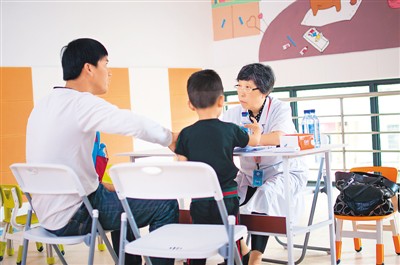 “星星的孩子”有了新家 中国首个孤独症康复样板基地在<font color="red">海口</font>成立