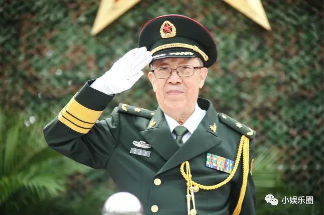 97岁“中国肝胆外科之父”吴孟超今天院士退休，从医70年！