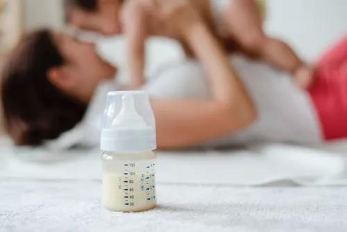 科学家在母乳中发现特殊的脂质，可帮助宝宝维持<font color="red">米色</font><font color="red">脂肪</font>，降低肥胖风险